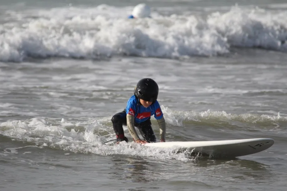Surf en el Club de Playa de Almerimar