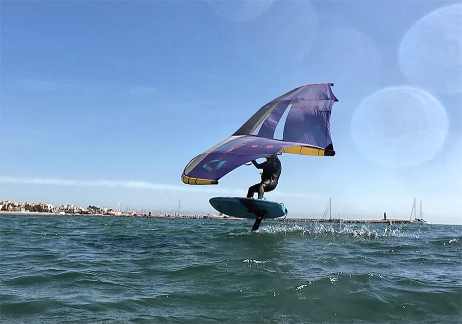 Wing foil con levante en Almerimar
